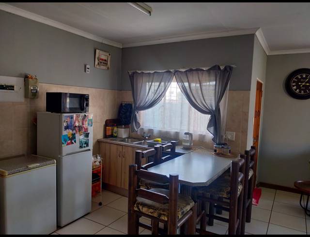 3 BEDROOM HOUSE FOR SALE IN RIVERSDALE